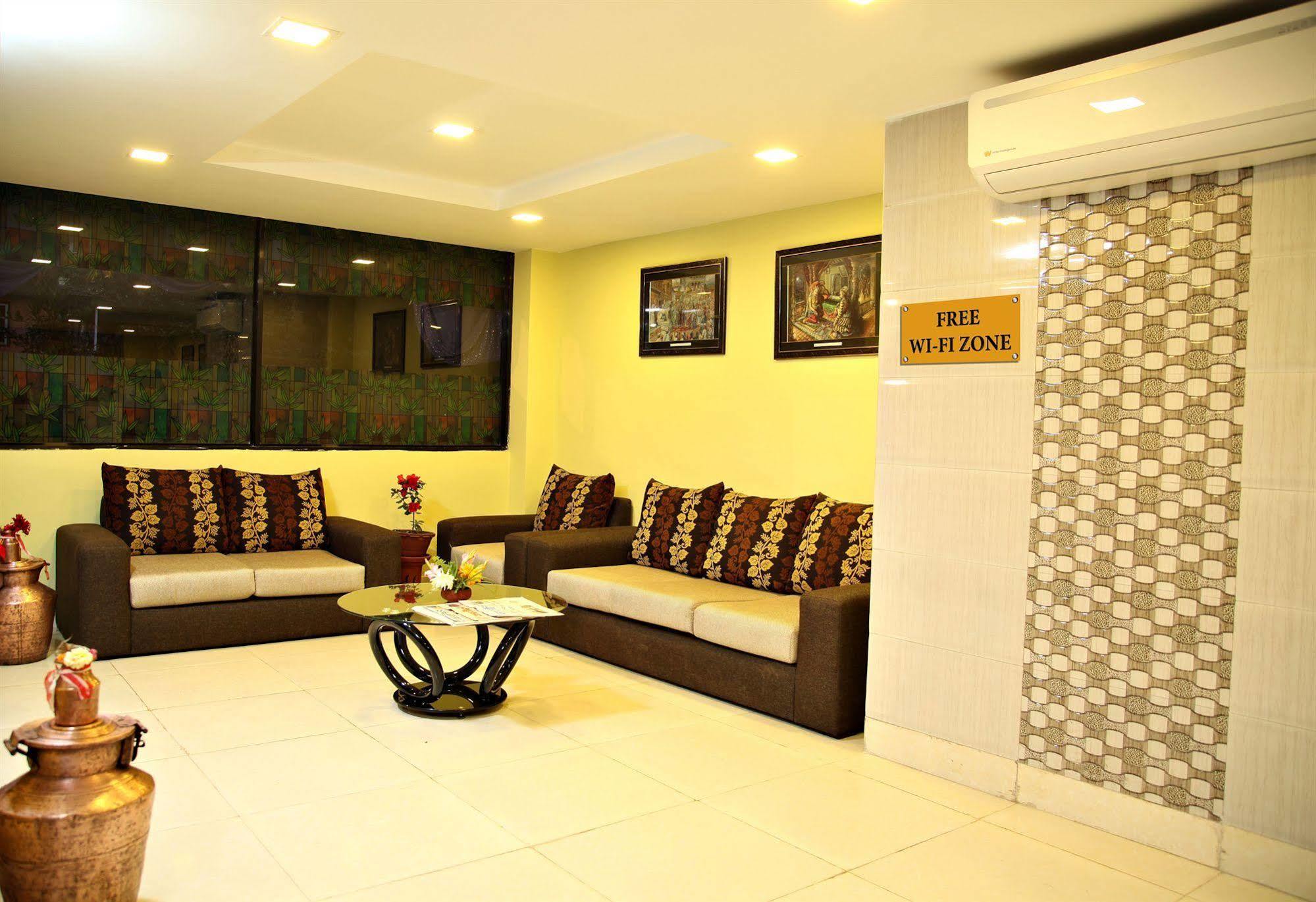 New Hotel Panda Катманду Экстерьер фото